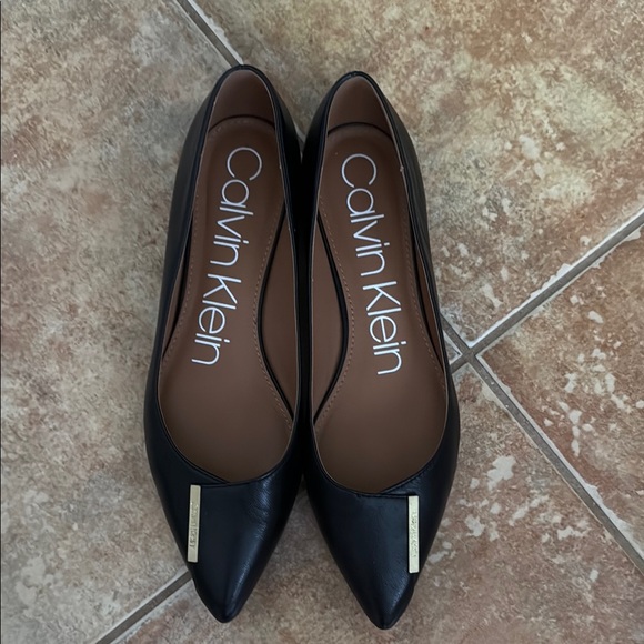 Calvin Klein Black Flats Elegant Design - Picture 5 of 5